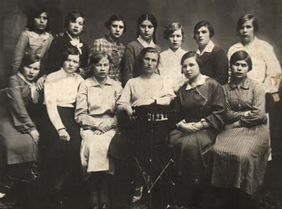1933